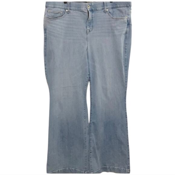 Torrid Bombshell Flare Premium Stretch High-Rise Jean in Valencia Plus‎ Size 22 - Picture 9 of 15